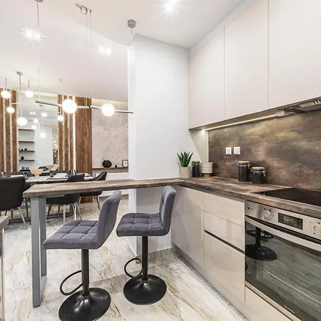 Temple Of Ppg In Apartament Salonic